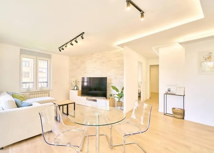 酒店 Alojamiento Plaza La Fuente Centro *